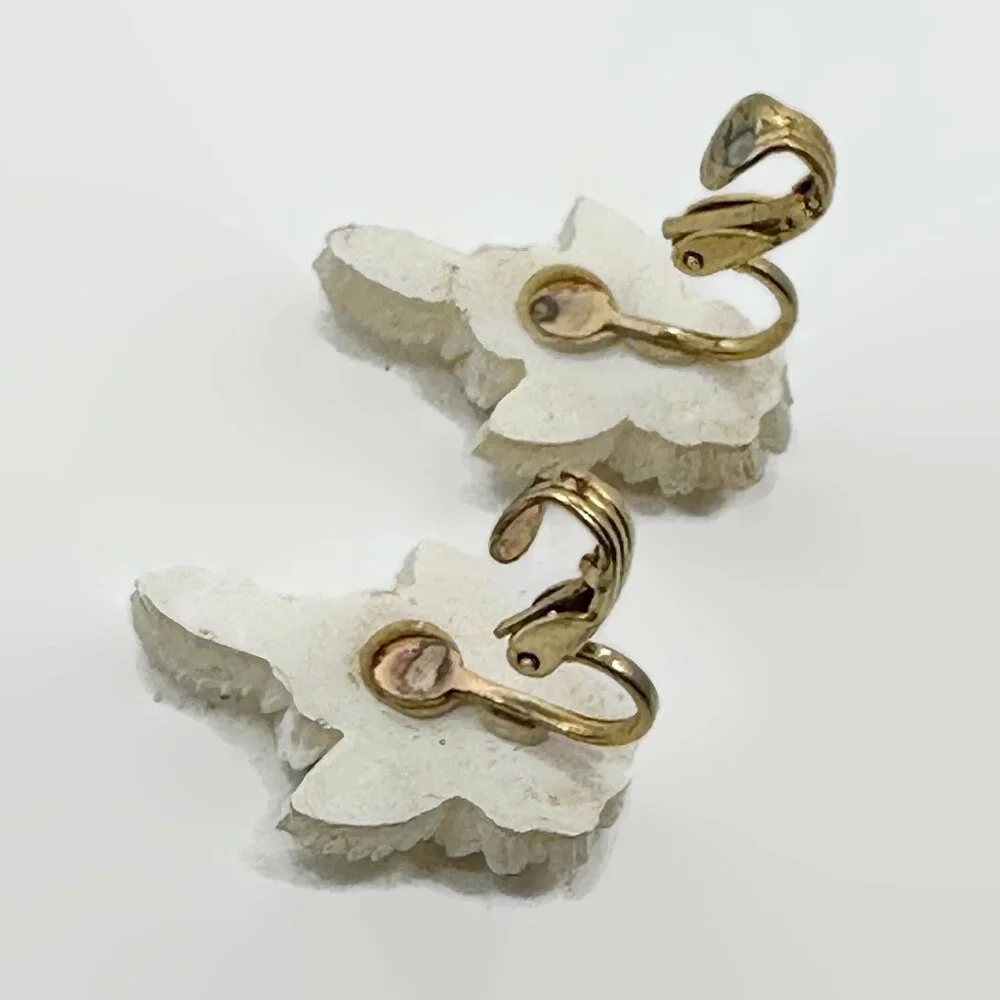 Celluloid Earrings, Flowers, Carved, Ornate, Cream, 30s, 40s, Vintage, Clip-Ons - Picture 3 of 4